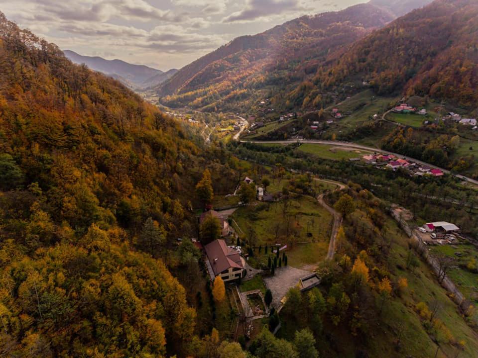 Un Colt De Rai Villa Lunca Jaristei Bagian luar foto